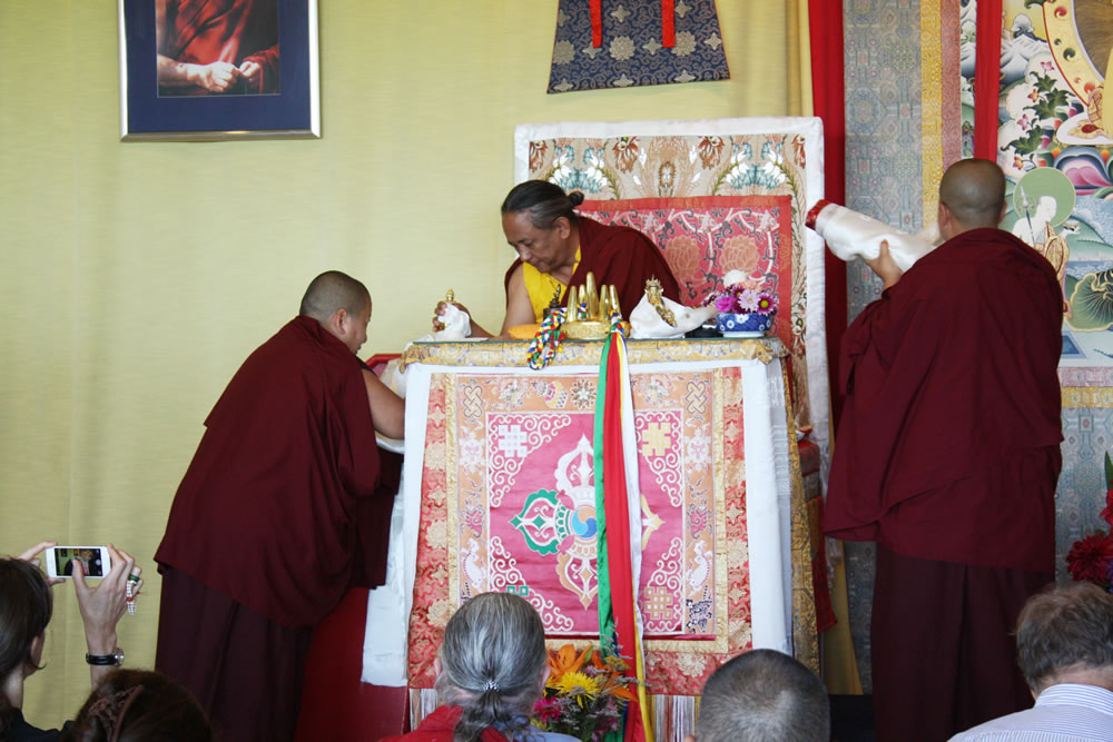 Mindrolling Jetsün Khandro Rinpoche makes the body, speech and mind offering to HE Dzigar Kongtrul Rinpoche at the closing of the Shedra.