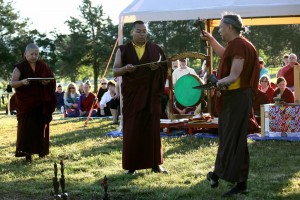 HE Dzigar Kongtrul Rinpoche, Mindrolling Jetsün Khandro Rinpoche and Ven. Acarya Namdrol Gyatso during the land blessing ceremony.