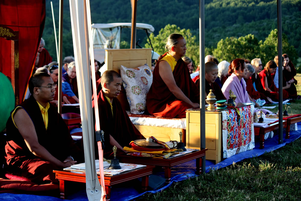 HE Dzigar Kongtrul with HE Jetsün Khandro Rinpoche, Minling Jetsün Dechen Paldrön, Ven. Acarya Namdrol Gyatso, and Umdze Ven. Thrinley Gyaltsen.