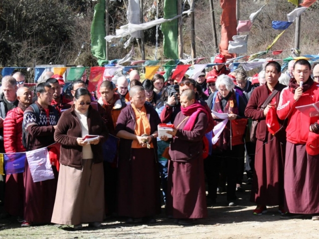 Sangha members gathered with Jetsün Khandro Rinpoche, Minling Sangyum Kushog, monks and nuns of Mindrolling at Pelela Pass in Bhutan, March 2016.