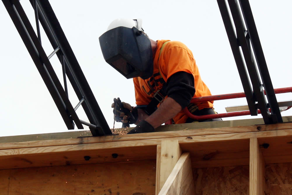 10 APRIL&mdash;Welding.