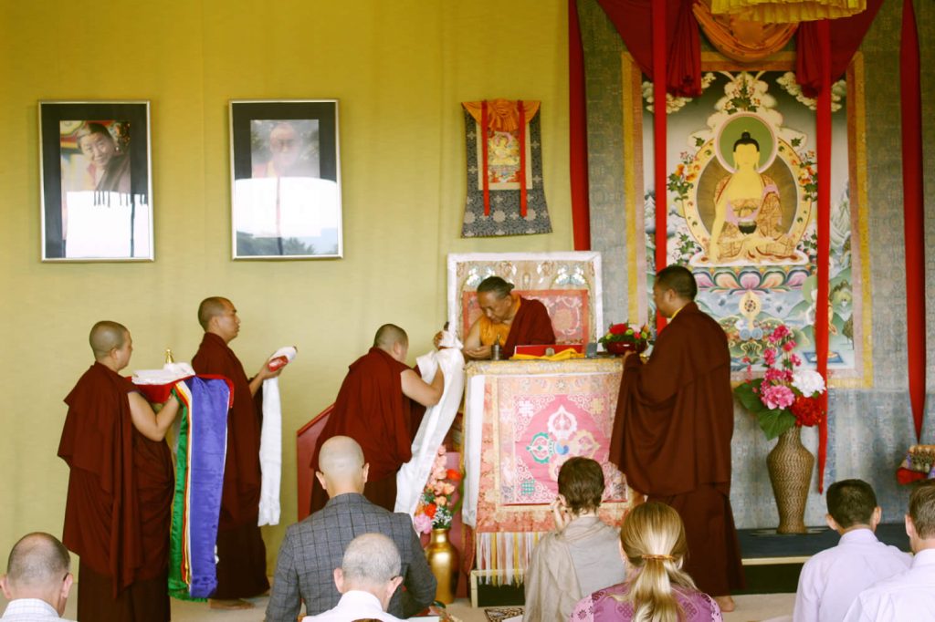 H.E. Jetsun Khandro Rinpoche makes the Body, Speech and Mind Offering