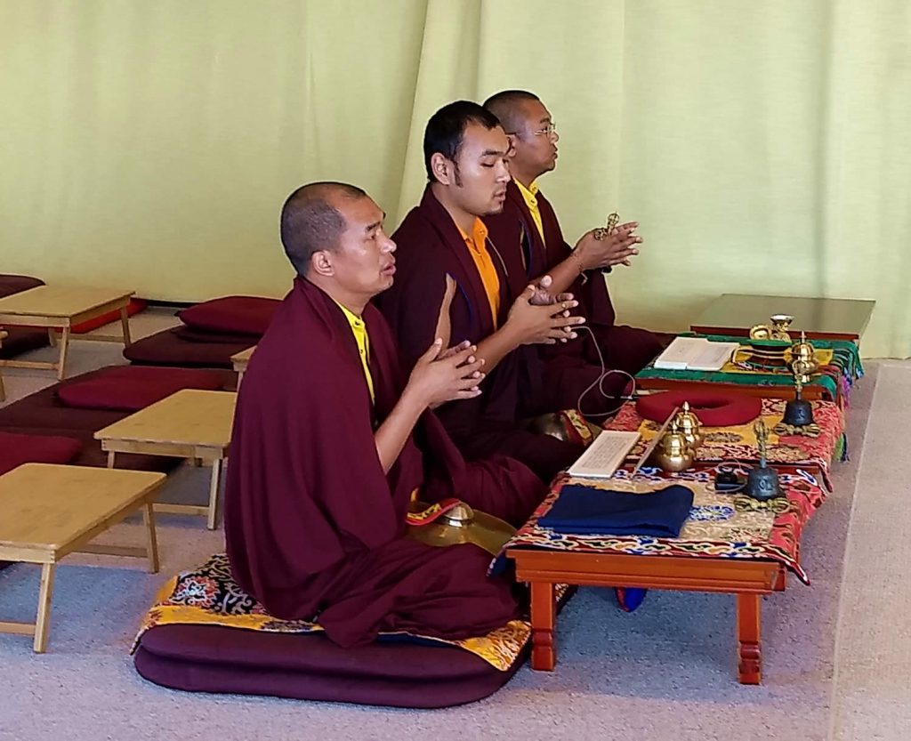 Ven.   Rinpoche, Ven. Khenpo Namdrol Gyatso la and Ven. Lama Thrinley Gyaltsen lead protector practice