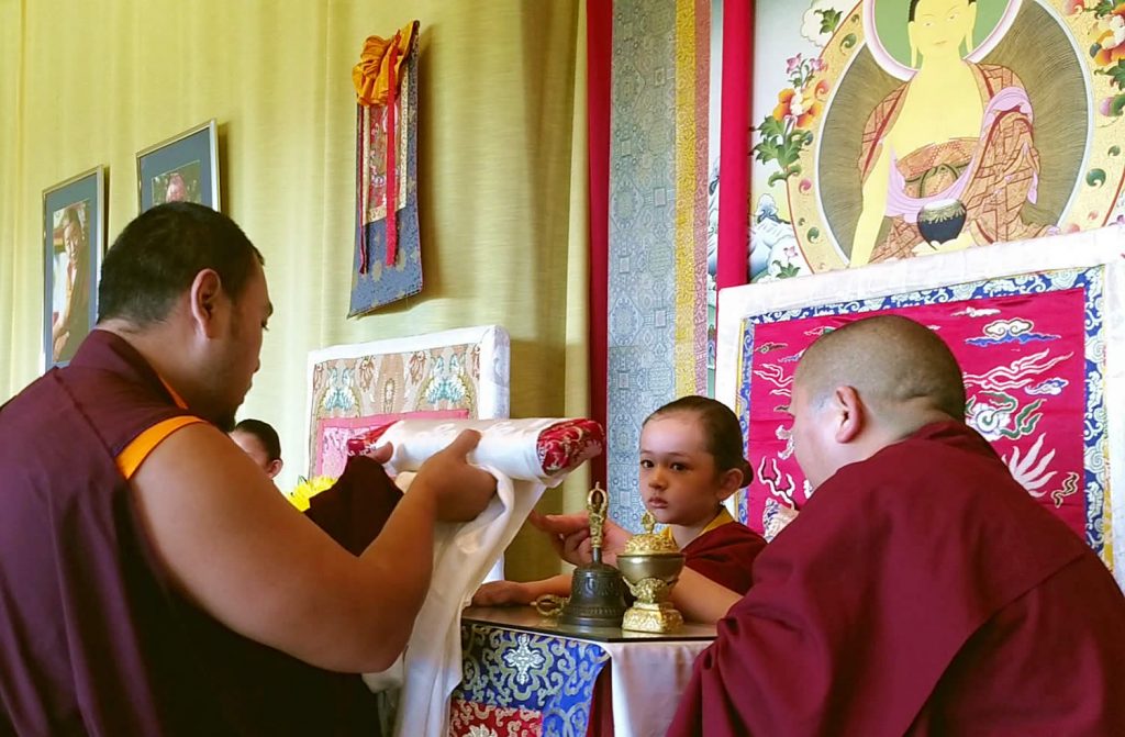 Minling Dungse Rinpoche during the mandala offering