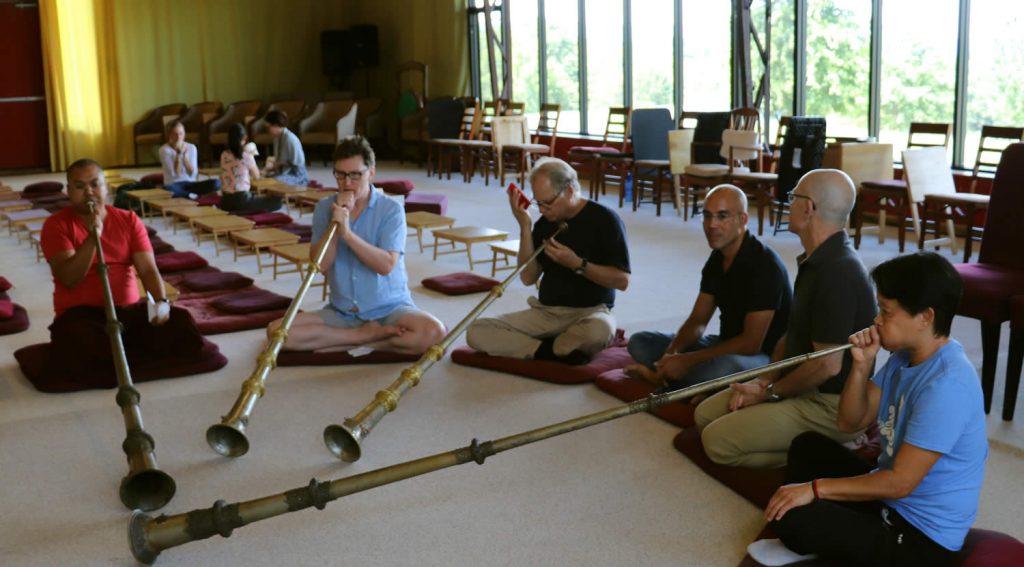 Ven. Khenpo Namdrol Gyatso with dungchen students